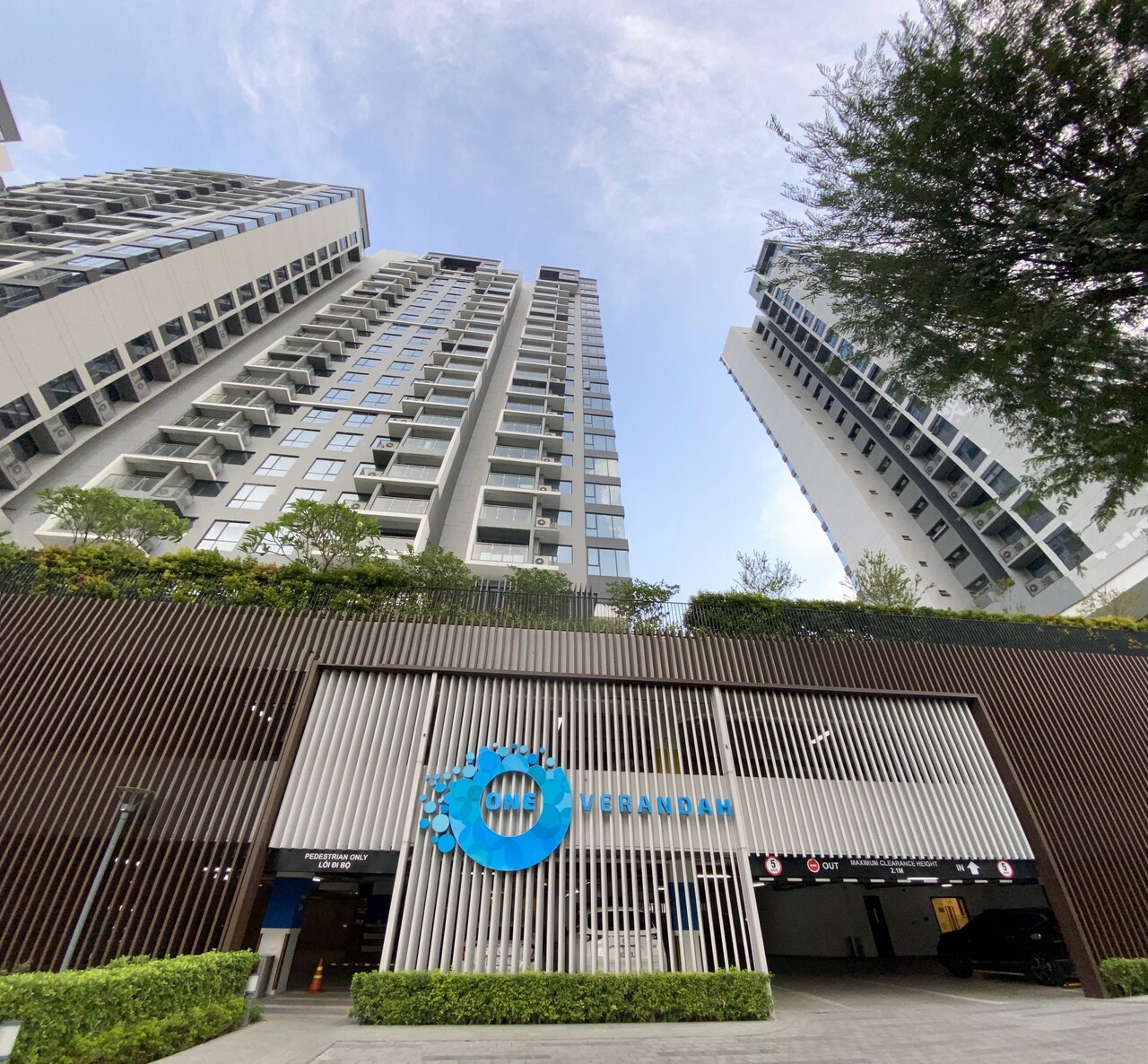 Cần bán căn hộ 2PN nằm ở tầng 4 Tòa Jardin thuộc Dự án One Verandah có diện tích 80.14m2 với giá chỉ hơn 5.9 tỷ đồng